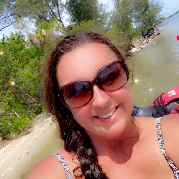 Meet your Posher, Vanessa - Picture 1 of 1